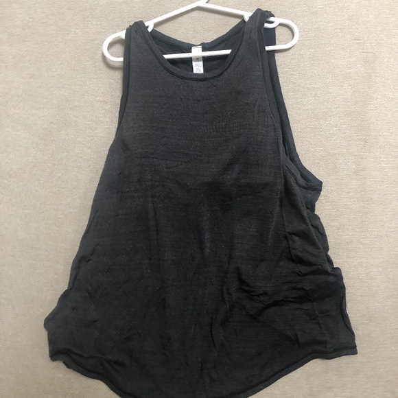 Lululemon Twist & Reach Tank - Picture 7 of 11